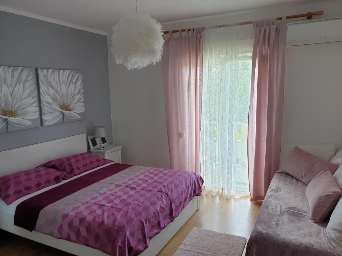 Apartments Mare Banjol Luaran gambar