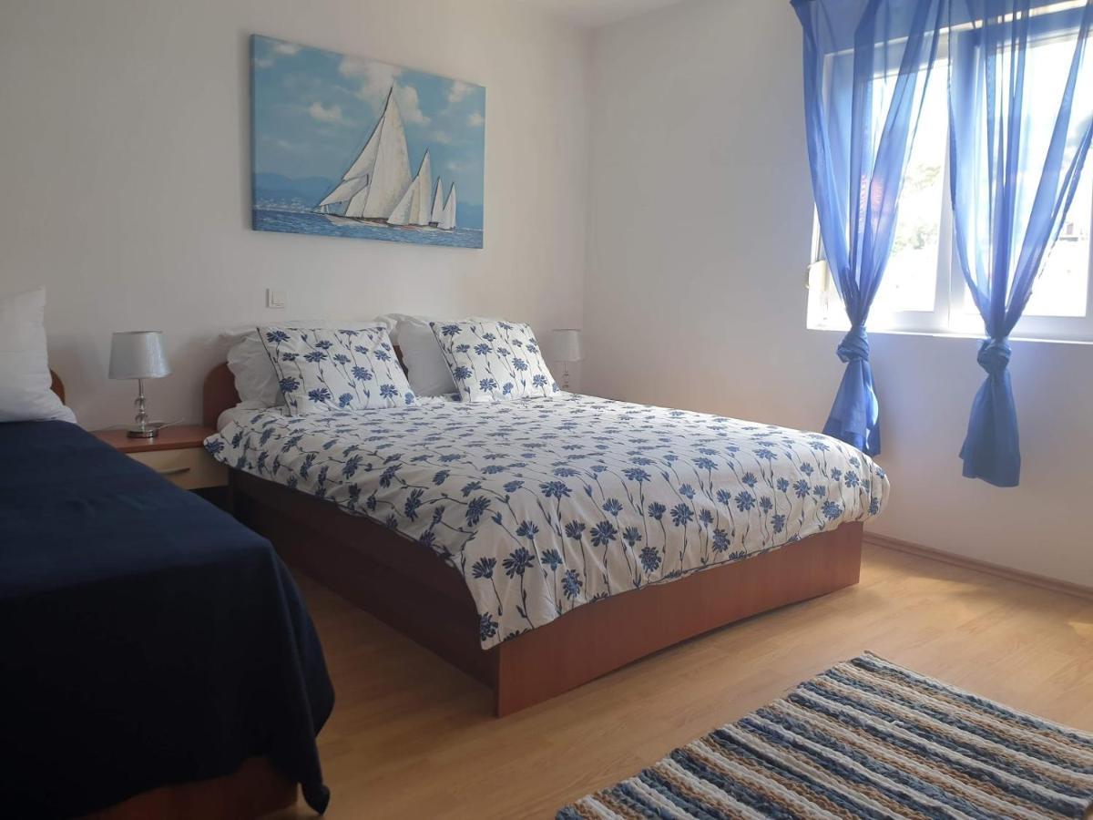 Apartments Mare Banjol Luaran gambar
