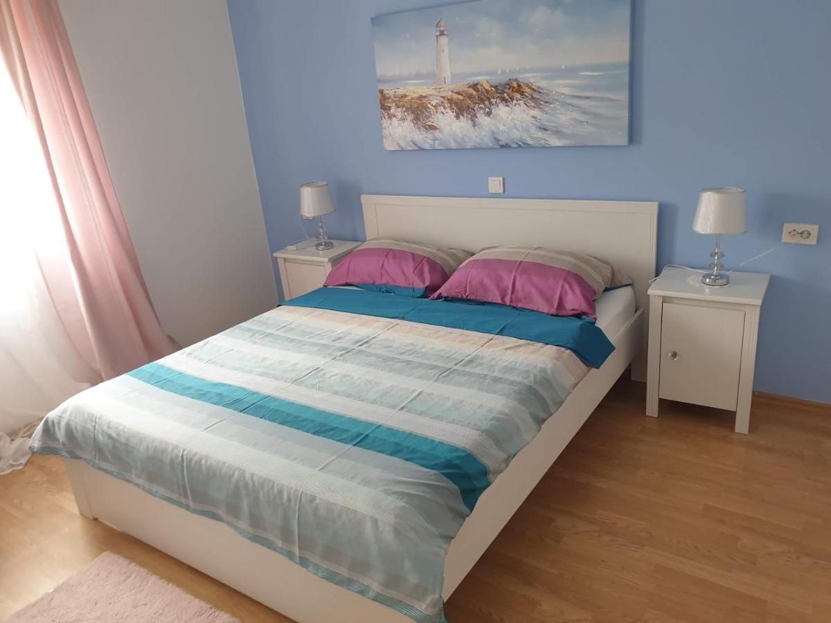 Apartments Mare Banjol Luaran gambar