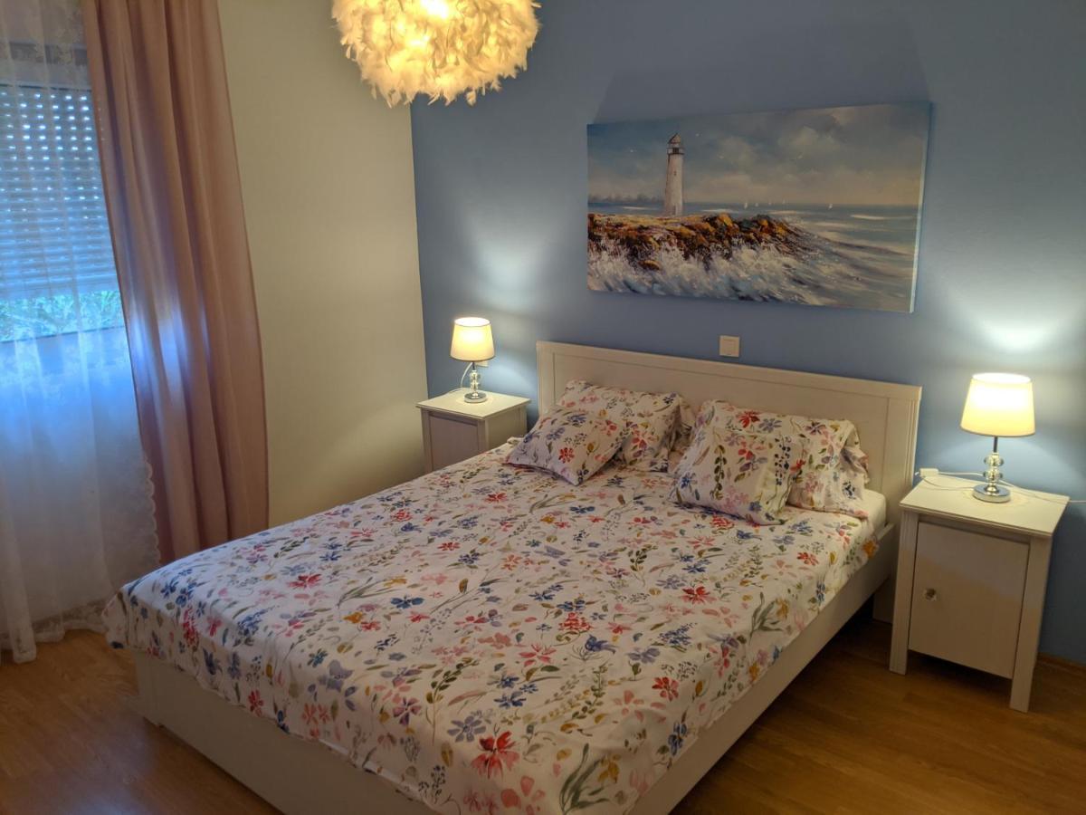 Apartments Mare Banjol Luaran gambar