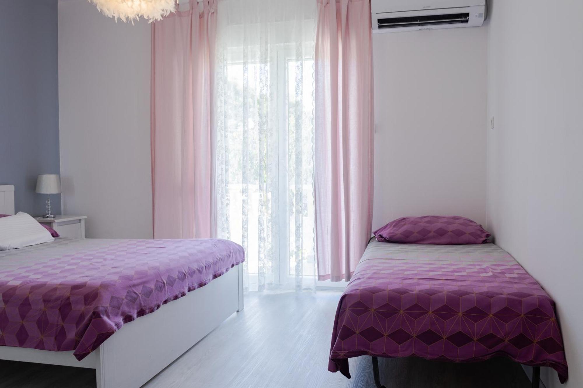 Apartments Mare Banjol Luaran gambar