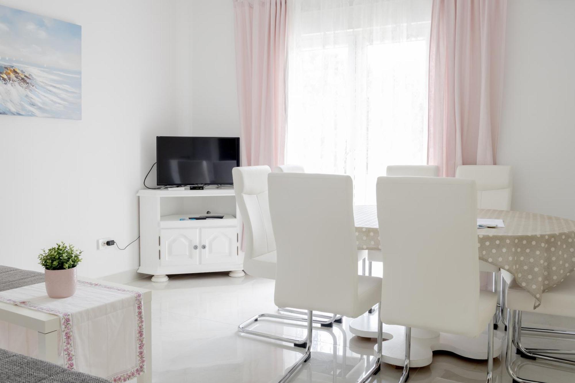 Apartments Mare Banjol Luaran gambar