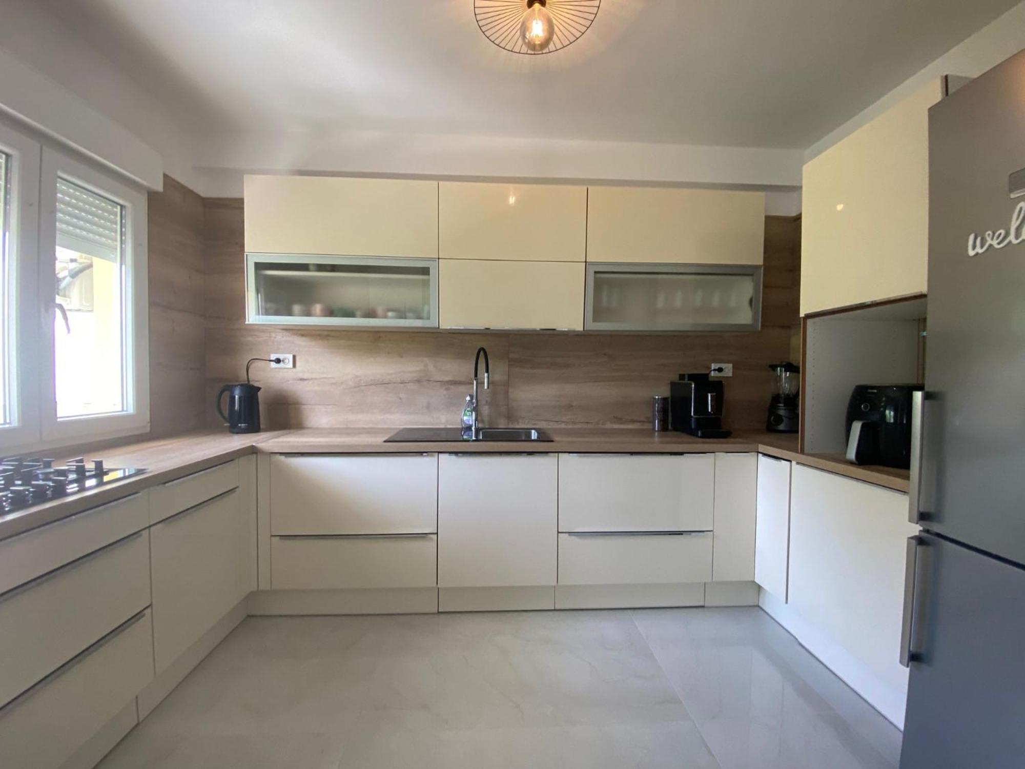 Apartments Mare Banjol Luaran gambar